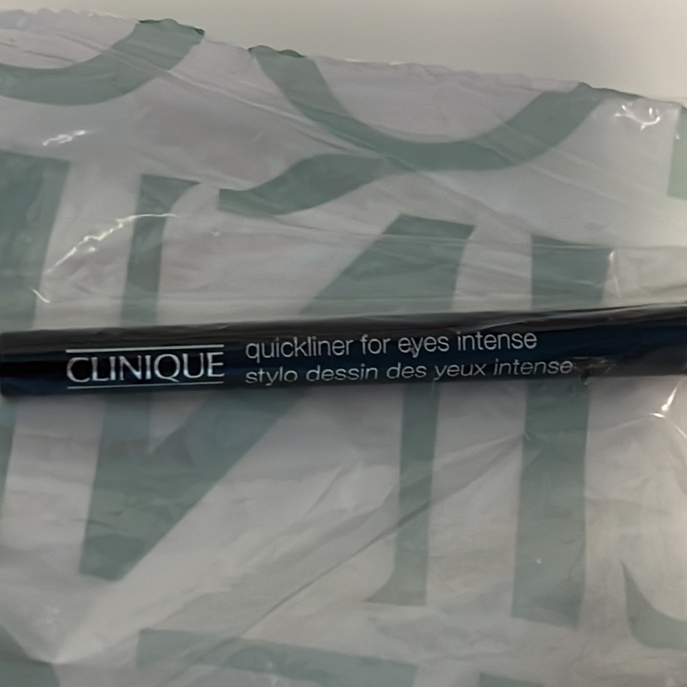 CLINQUE Make up bag with some make up Together - Picture 6 of 12